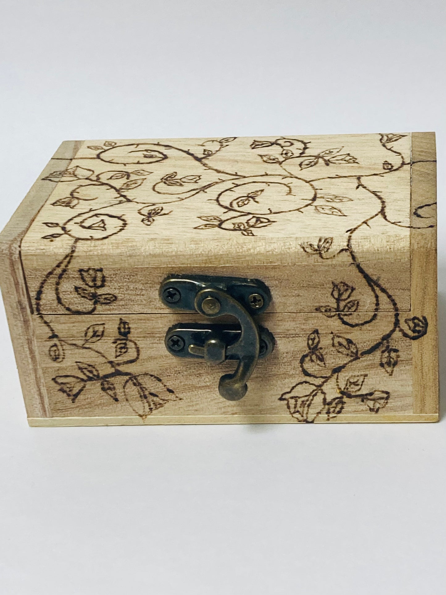Small Roses and Thorns Box