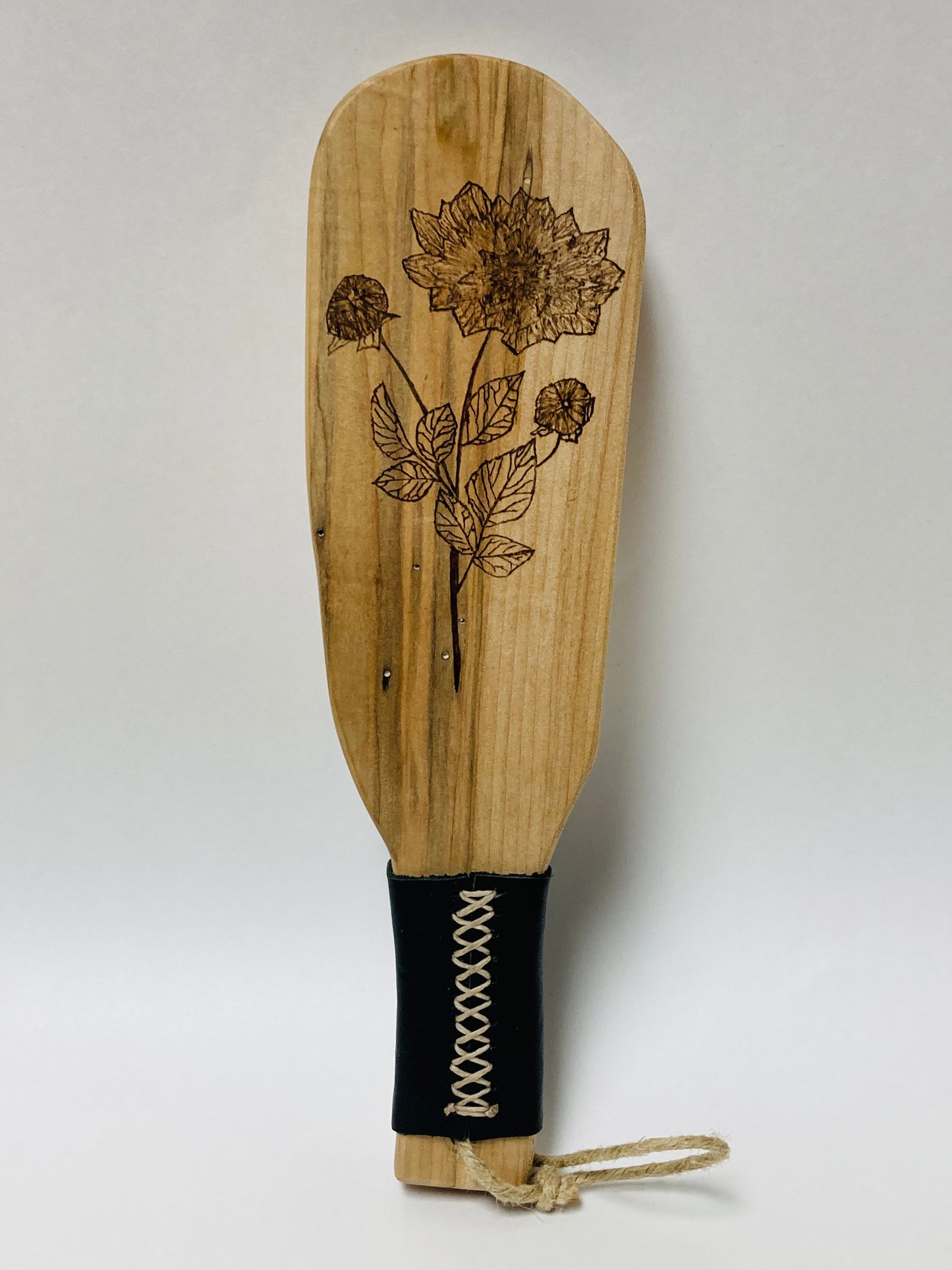 Dahlia Paddle